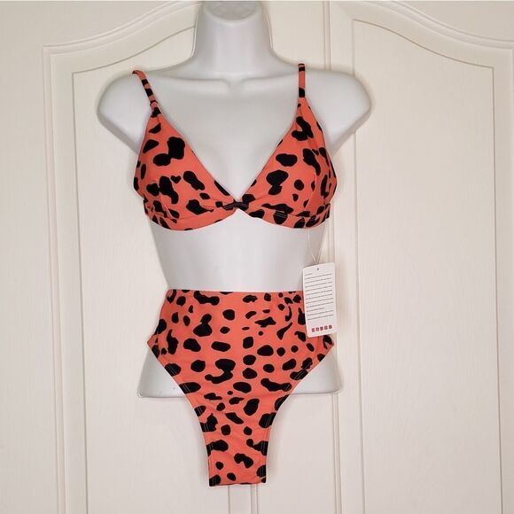 Bikini   - Picture 2 of 5